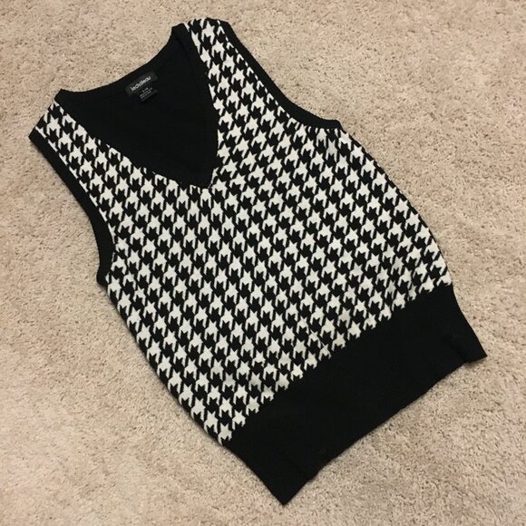 Preppy Clueless Houndstooth Sweater Vest - Picture 5 of 14